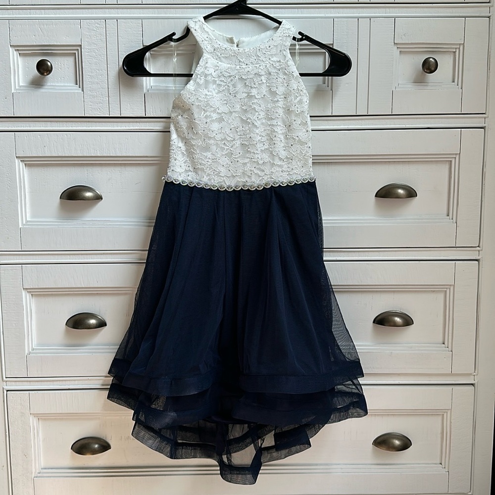 Girl’s size 6X sparkle and tulle dress